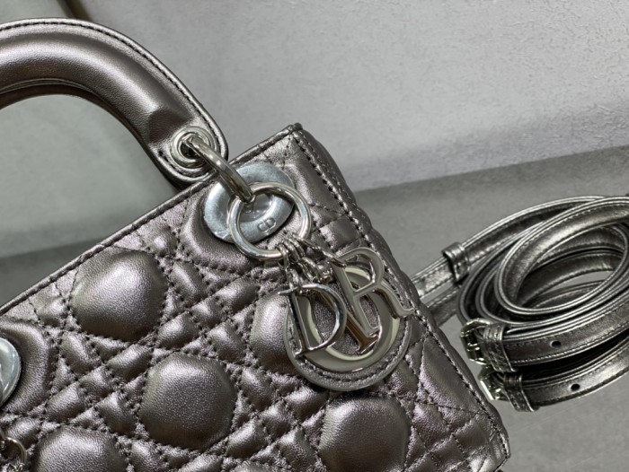 Handbag  Dior  size  17 cm