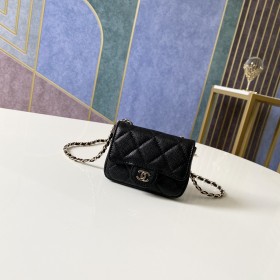 Handbag   Chanel 1952  size  11 ×2 ×7.5 cm