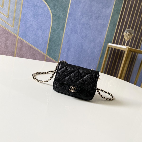 Handbag   Chanel 1952  size  11 ×2 ×7.5 cm
