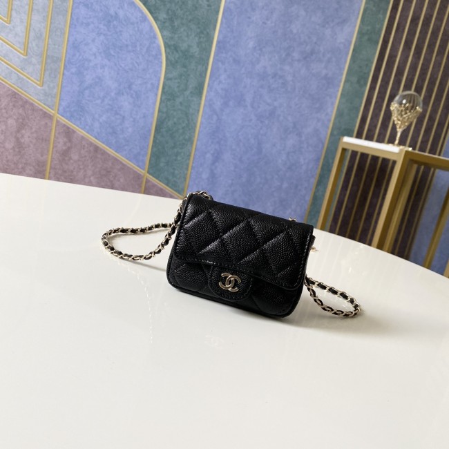 Handbag   Chanel 1952  size  11 ×2 ×7.5 cm