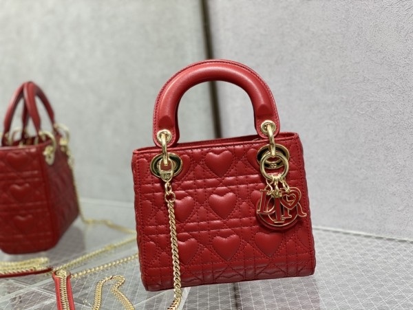  Handbag  Dior  size 17 cm 