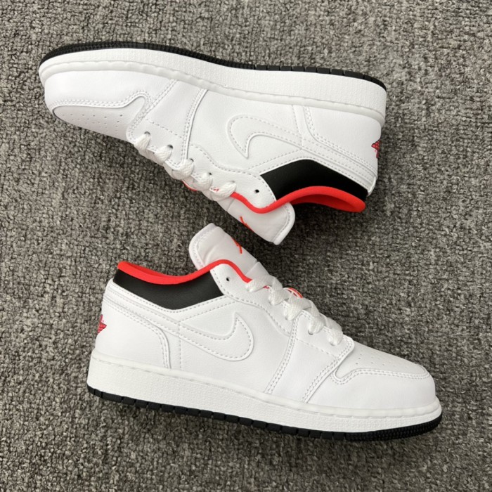 Jordan 1 Low White Black Infrared (GS)