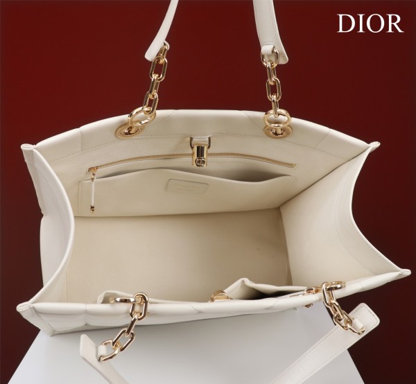 Handbag  Dior  size 36.5×28×17.5  cm
