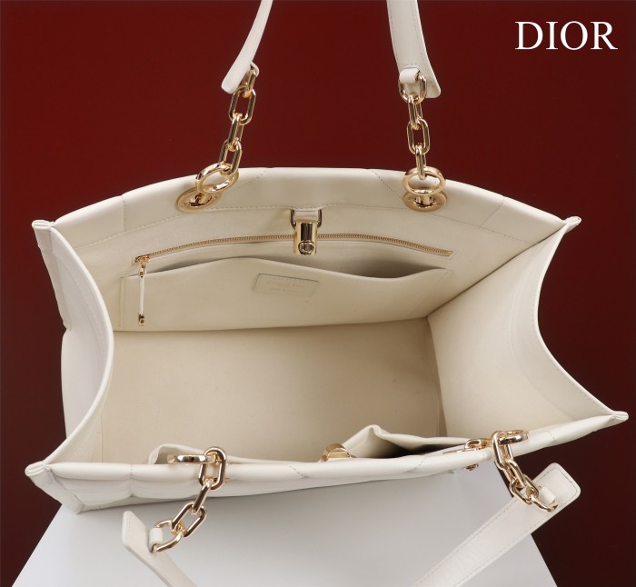 Handbag  Dior  size 36.5×28×17.5  cm