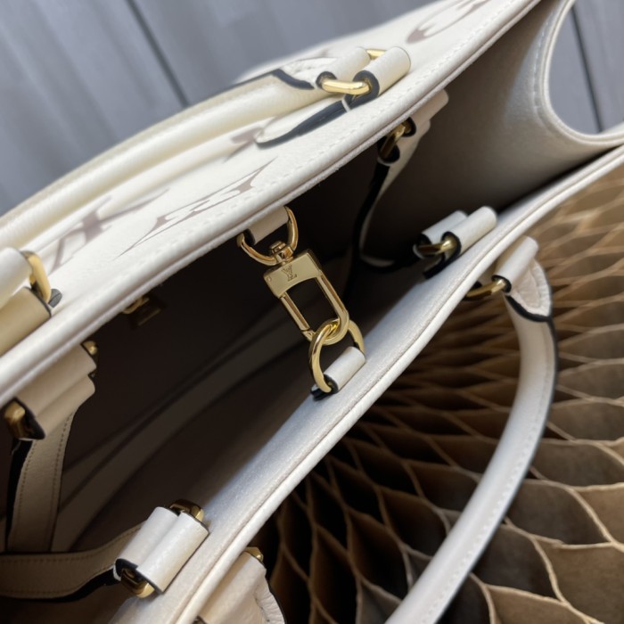 Handbag  Louis Vuitton  M45494  size 34x26x13 cm