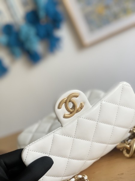 Handbag   Chanel   As3109  size  19*14*6 cm