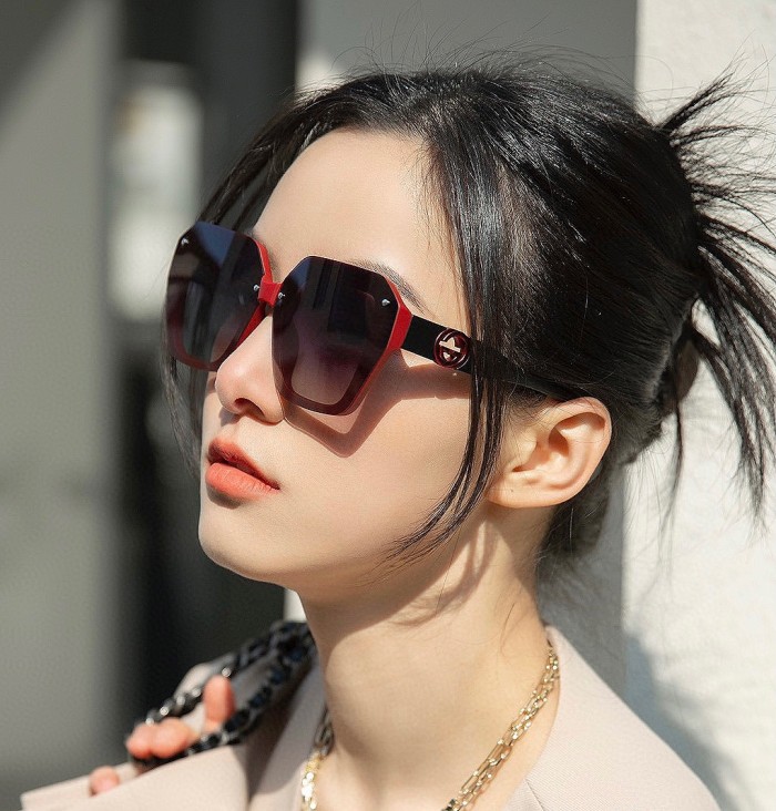 Sunglasses Gucci G7177