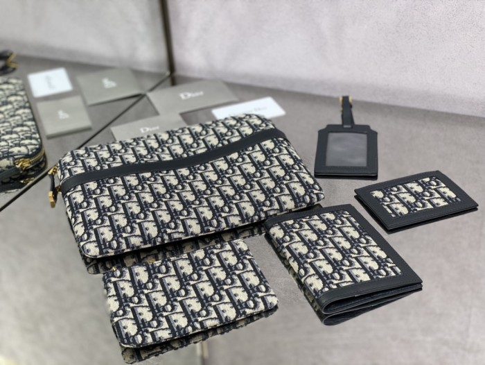 Handbag  Dior size  28 cm