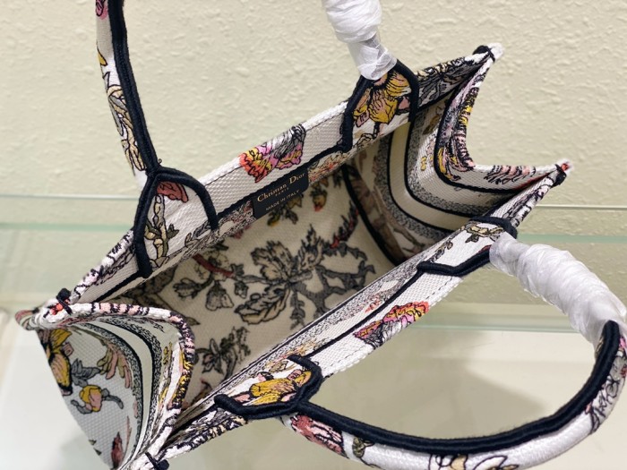 Handbag  Dior   8002  size 26 cm