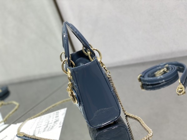 Handbag  Dior  size 17 cm