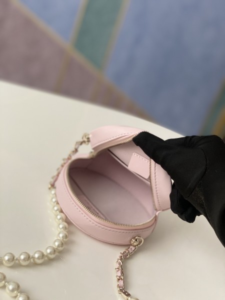 Handbag   Chanel  81183  size  12x12x4.5 cm