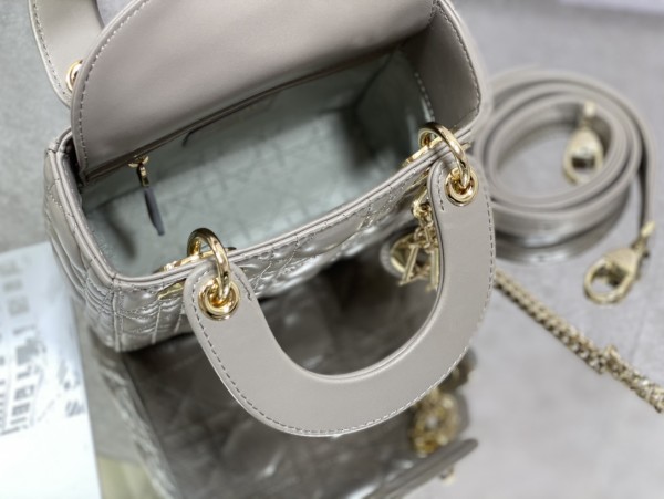 Handbag  Dior  size  17 cm