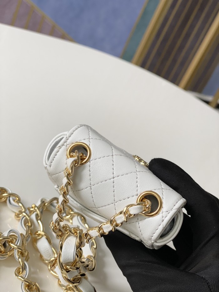 Handbag   Chanel  2080  size  9.8.3 cm