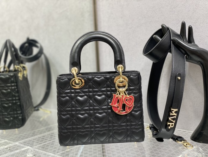  Handbag  Dior  size 20 cm