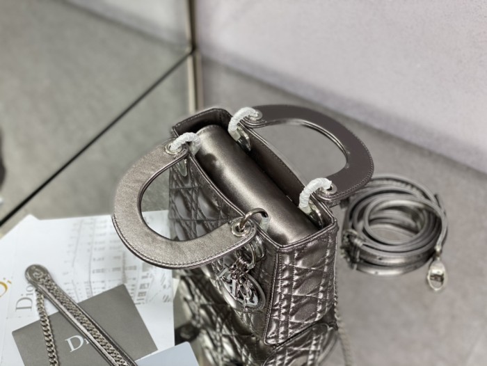 Handbag  Dior  size  17 cm