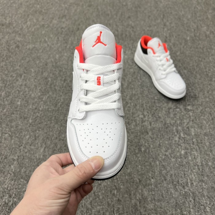 Jordan 1 Low White Black Infrared (GS)