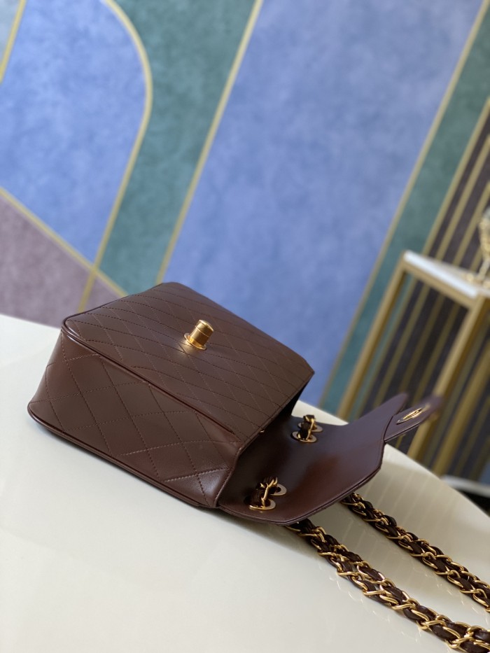 Handbag   Chanel  A88  size 30.21.8 cm