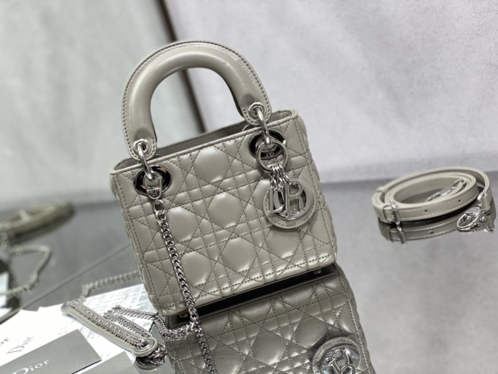 Handbag  Dior size  17 cm