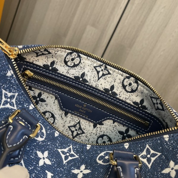  Handbag   Louis Vuitton  M59609  size 25.0 x 19.0 x 15.0  cm