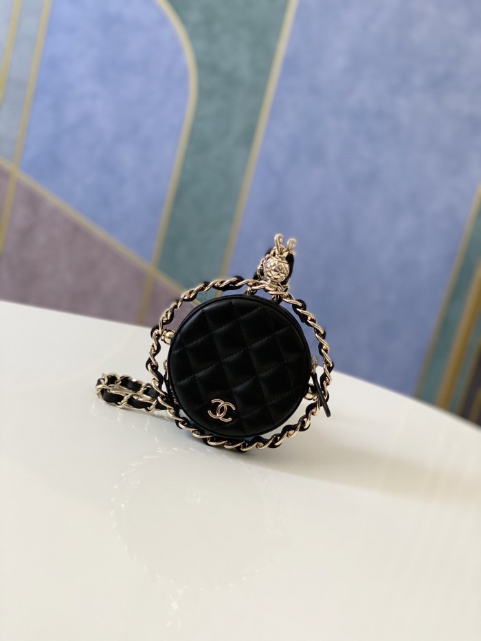 Handbag   Chanel  81169  size  12  cm