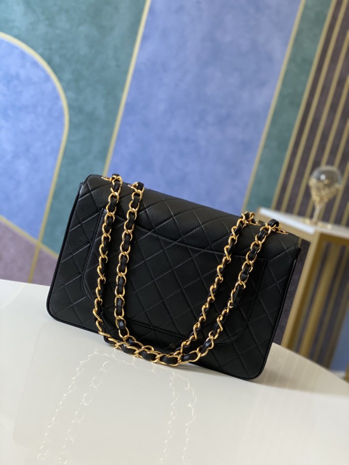 Handbag   Chanel   A88  size  30.21.8 cm