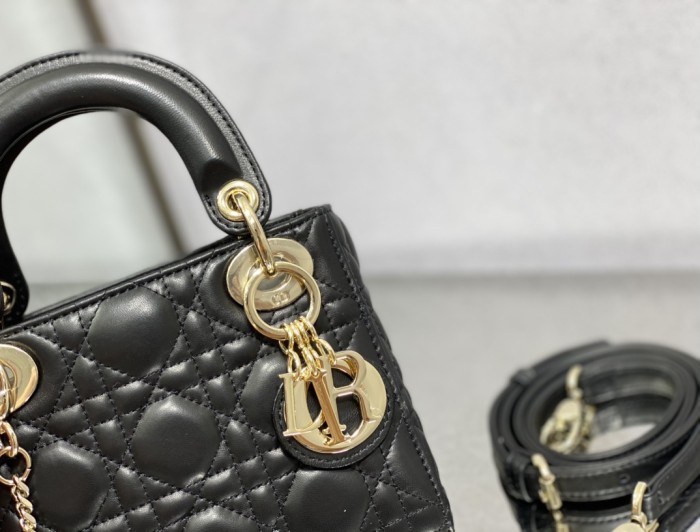 Handbag  Dior  size 17 cm