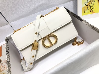 Handbag  Dior  M9203  size  21.5 x 12 x 6  cm