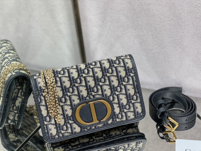 Handbag  Dior  size  19*12.5*4 cm