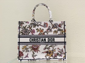 Handbag  Dior  8001  size  41 cm