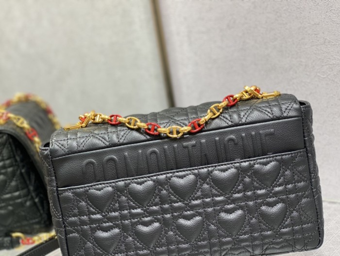 Handbag  Dior size  25.5*15*8 cm