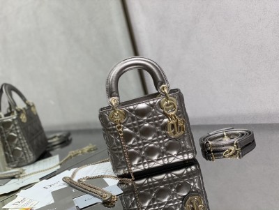 Handbag  Dior size  17 cm