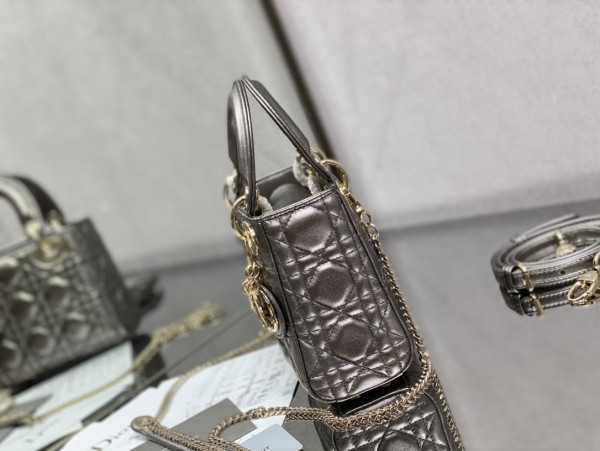 Handbag  Dior size  17 cm