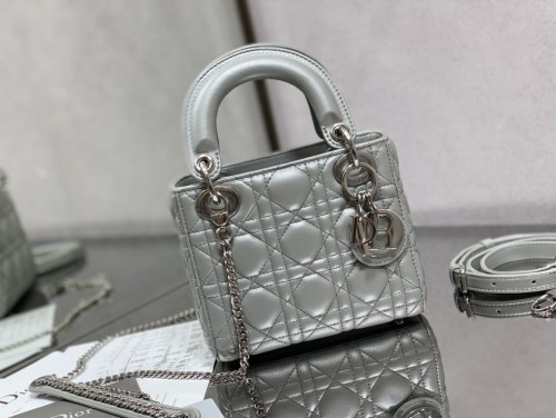 Handbag  Dior  size  17 cm