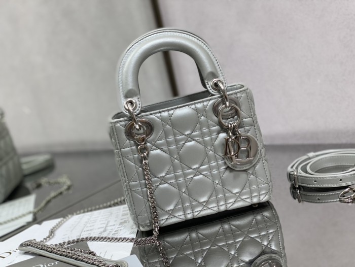 Handbag  Dior  size  17 cm