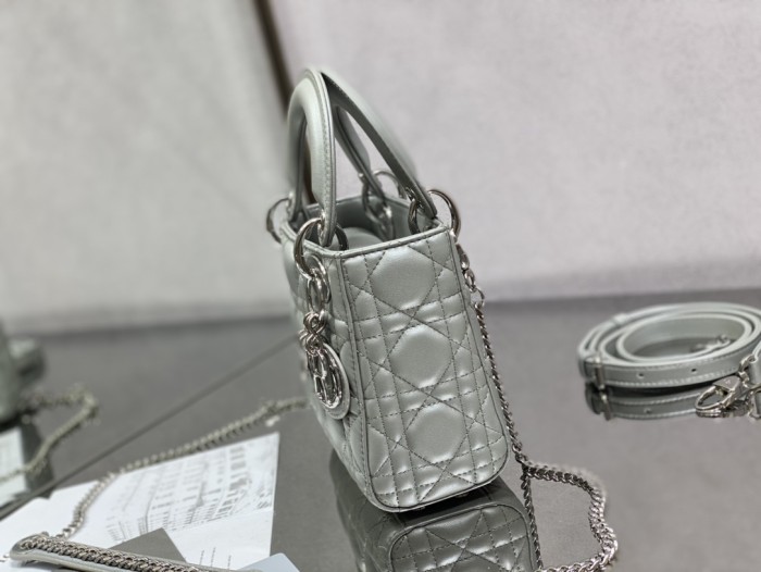 Handbag  Dior  size  17 cm