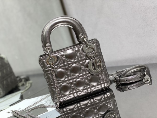 Handbag  Dior  size  17 cm