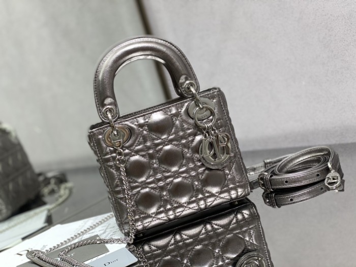 Handbag  Dior  size  17 cm