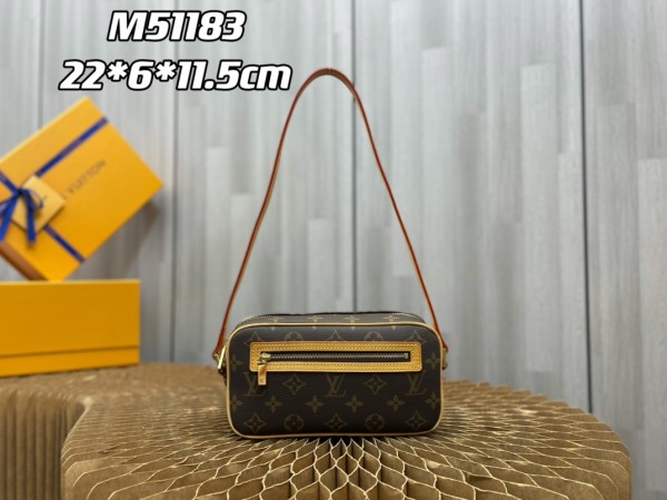 Handbag   Louis Vuitton  M51183  size  21.5x12.5x6.5  cm