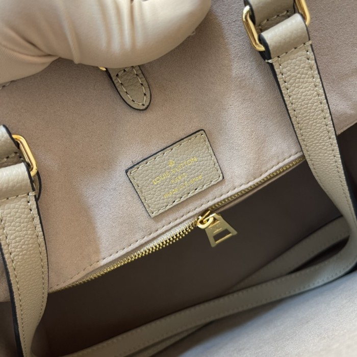 Louis Vuitton OnTheGo MM M45494 size 35*14*27 cm