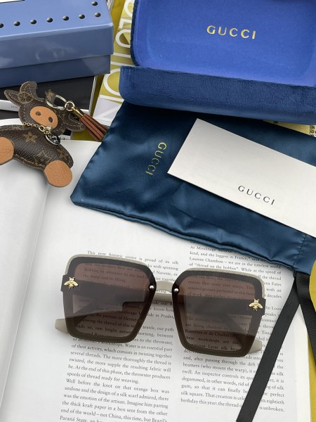 Sunglasses Gucci G1625