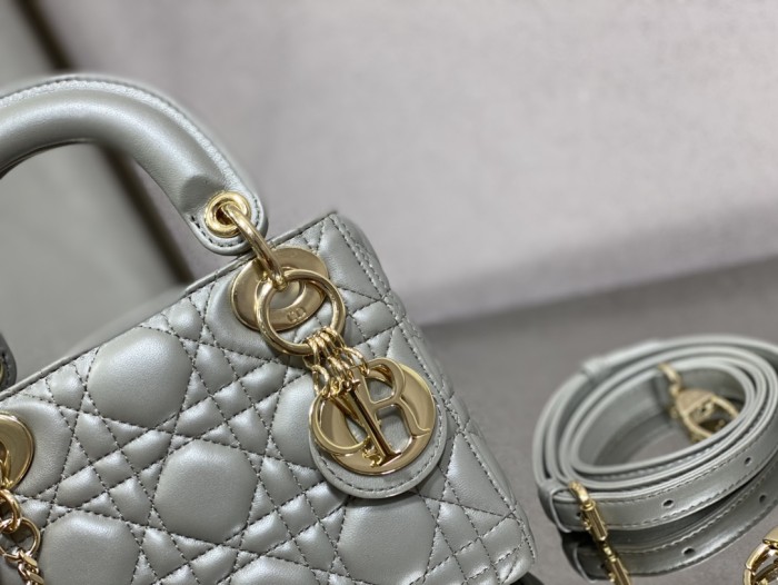 Handbag  Dior  size 17 cm