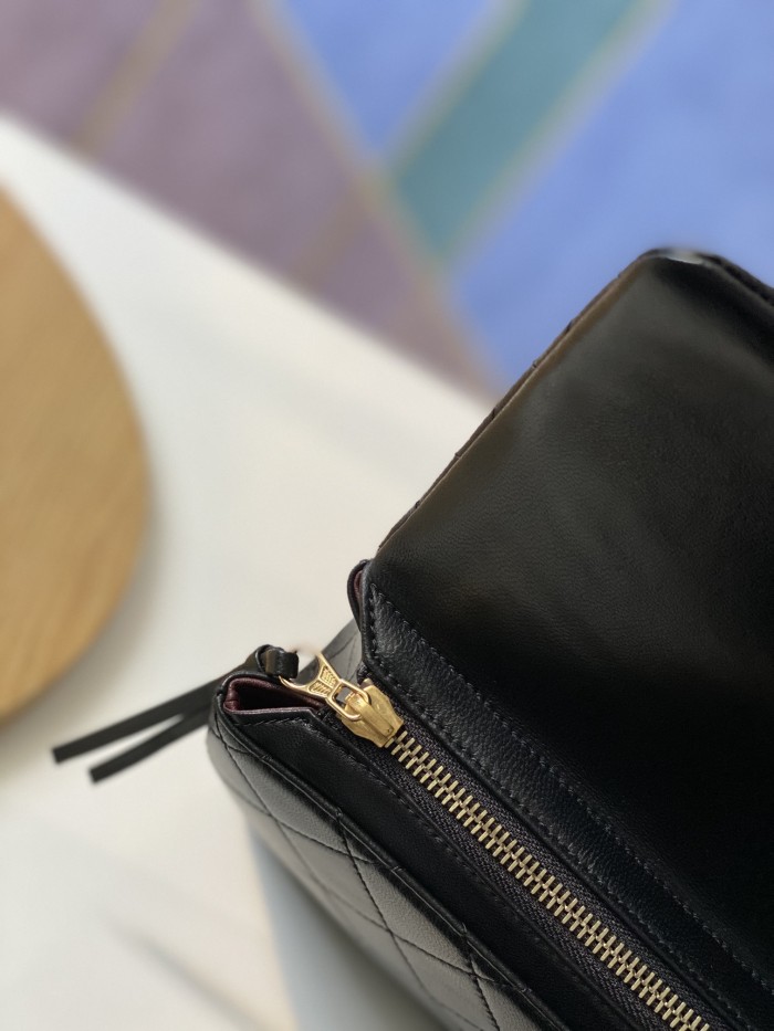 Handbag   Chanel  A88 size  30.21.8 cm