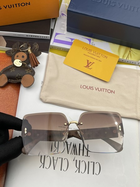 Sunglasses Louis Vuitton L1022
