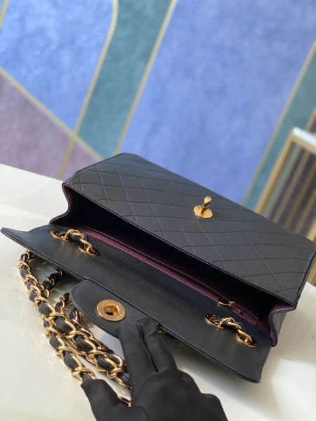 Handbag   Chanel   A88  size  30.21.8 cm