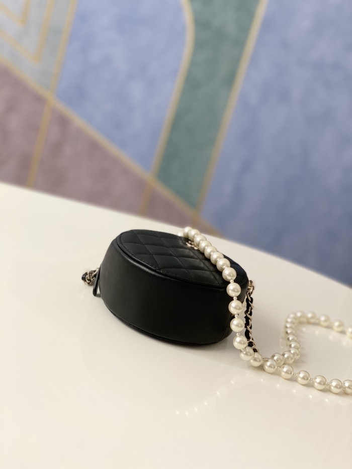 Handbag   Chanel  81183  size  12x12x4.5 cm