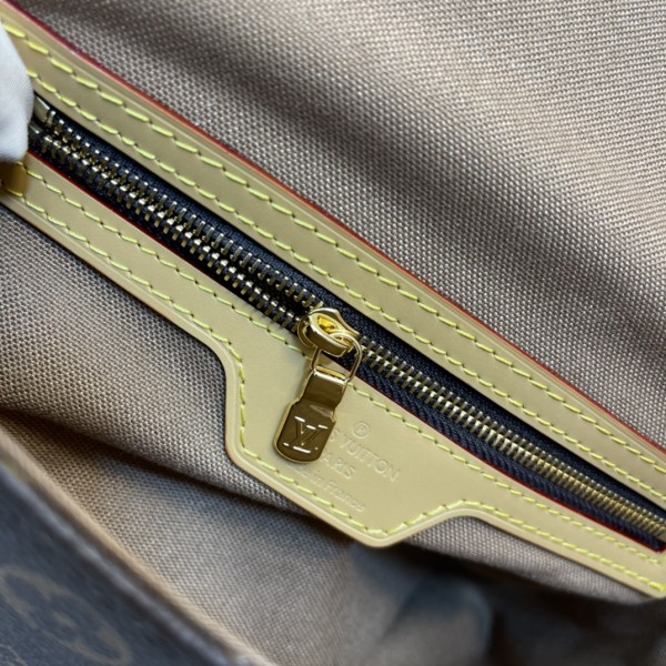  Handbag   Louis Vuitton M51147  size  24x21x9 cm