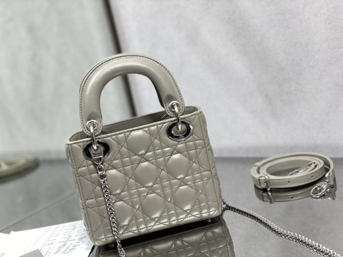 Handbag  Dior size  17 cm