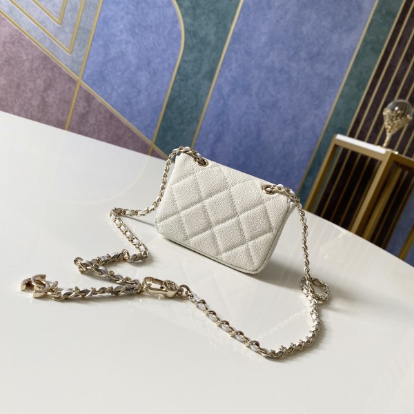 Handbag   Chanel  1952  size  11 ×2 ×7.5 cm