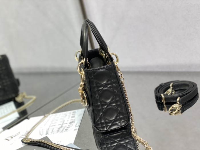Handbag  Dior  size 17 cm