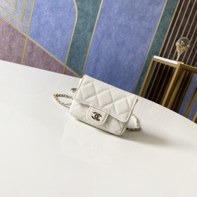 Handbag   Chanel  1952  size  11 ×2 ×7.5 cm